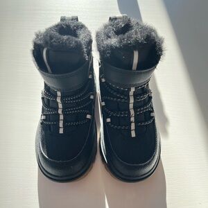 Kids H&M Waterproof Winter Boots - size 7.5